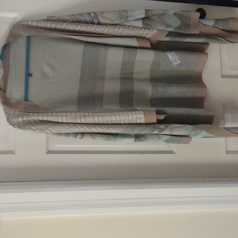 CHARLOTTE RUSSE SWEATER
